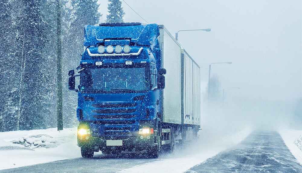 How Fleets Stay Saf - Truck travelling in snow